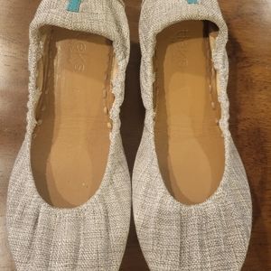Gray Cloth Tieks Size 8
